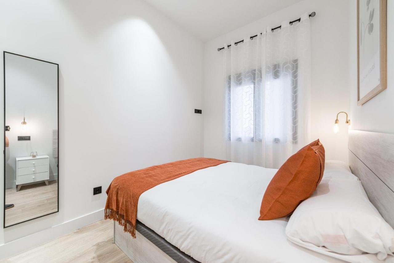 Apartament Jes B Close To Bernabeu Stadium Madrid Exterior foto